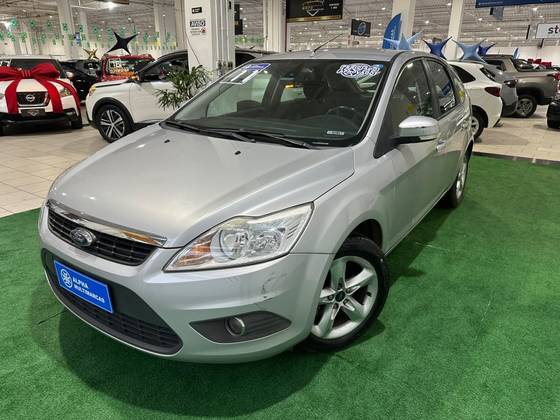 FORD FOCUS 2.0 GLX 16V FLEX 4P MANUAL FORD FOCUS 2.0 GLX 16V FLEX 4P MANUAL
